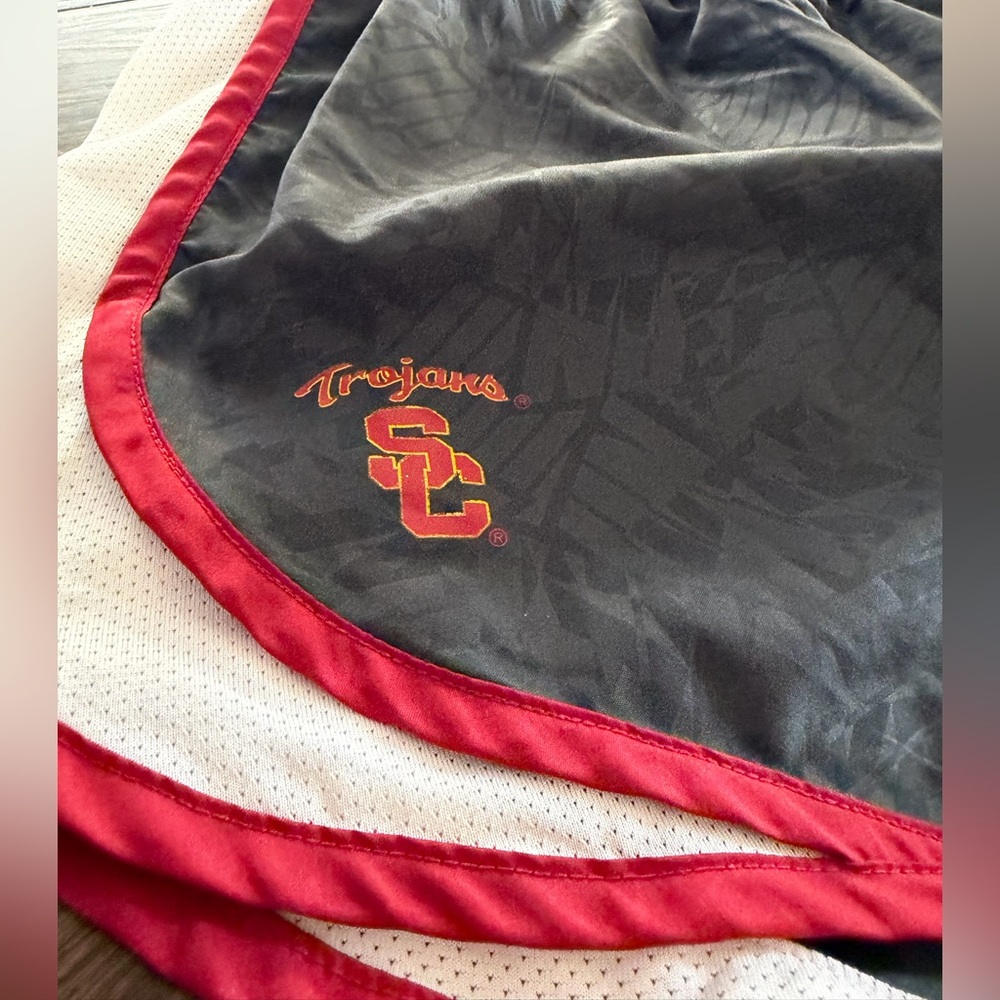 ❤️ Nike USC Trojans Dri-Fit Running Shorts | Size Medium - Picture 3 of 4